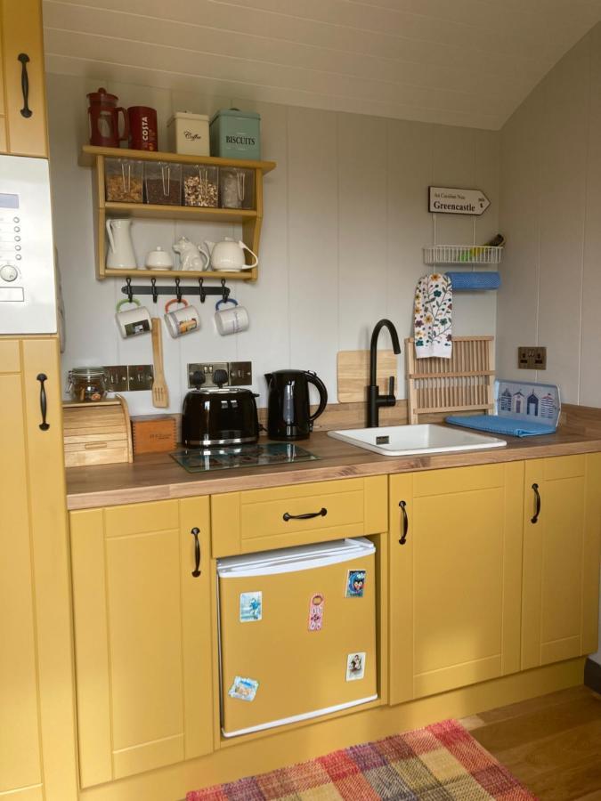 Atlantic Way Shepherd Hut Moville Exterior photo