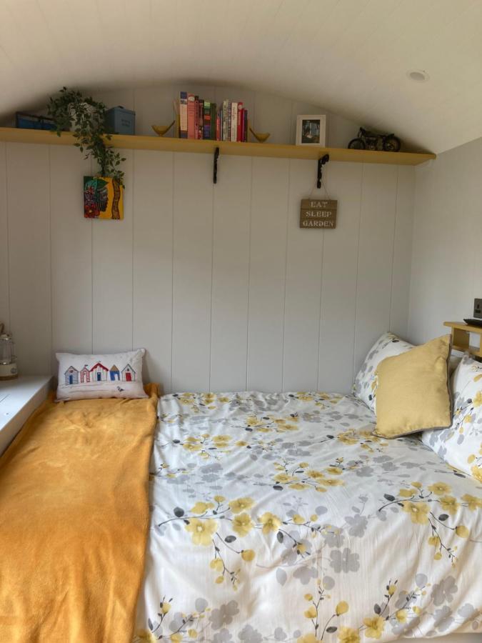 Atlantic Way Shepherd Hut Moville Exterior photo
