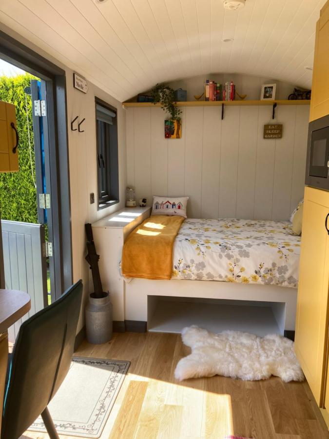 Atlantic Way Shepherd Hut Moville Exterior photo